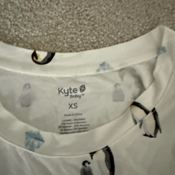 Kyte Living Penguin Print Pajamas - White - Picture 4 of 5